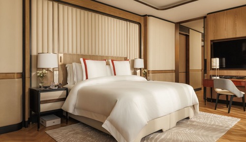 Promenade Deluxe Suite - Butler Service, Iliana Pool Club Access, Private Terrace on Promenade