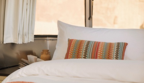 Room, 1 Queen Bed (Valley Caravan)