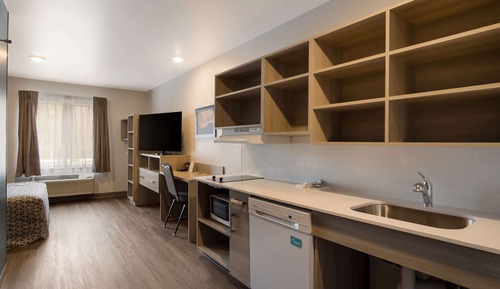 Queen Suite Accessible