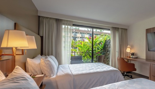 Standard Room, 1 King Bed, Garden View