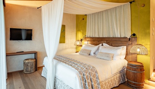 Comfort Room, Balcony, Vineyard View