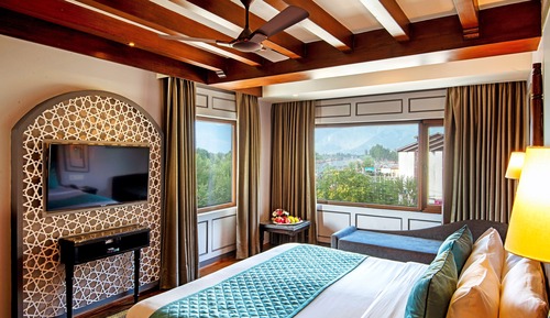 Premier Room, Lake View