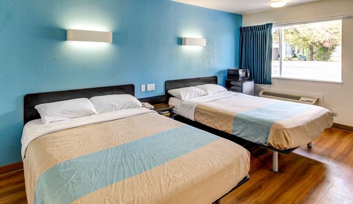 Standard Room, 2 Queen Beds, Smoking