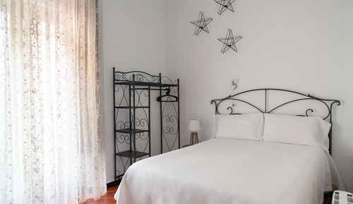 Quadruple Room, Shared Bathroom (outdoor balcony to Cuesta de Gomerez)