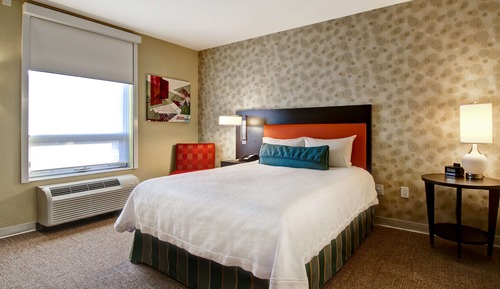 Suite, Accessible, Non Smoking (Roll-in Shower)
