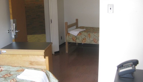 Standard Room, 2 Twin Beds (Shared Washrooms)
