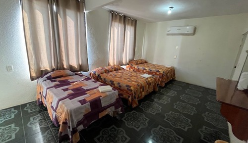 Family Room, Multiple Beds