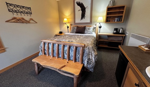 Panoramic Room, 1 Queen Bed, Non Smoking, Mountain View