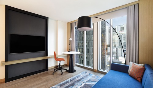 Suite, 1 King Bed, Non Smoking (Club Lounge Access for 2 Guests)
