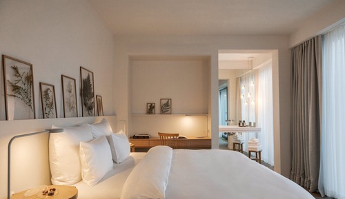 Suite (05 - Compact)