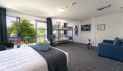 Queen + Sofabed + Bunk with Shared bathroom