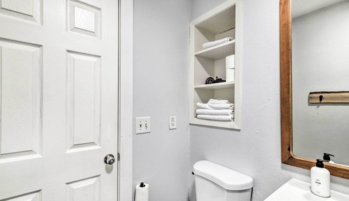House (2 Bedrooms)