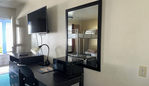 Family room with 1 Queen Bed and 1 Bunk Bed