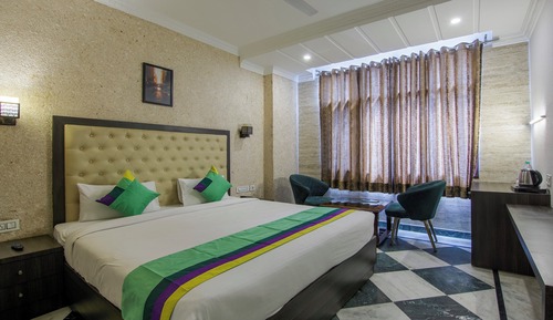 Economy Room