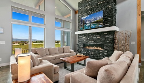 House, Multiple Beds, Patio, Mountain View (39749 Hilltop Circle)