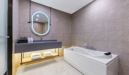 Deluxe Suite, 1 King Bed