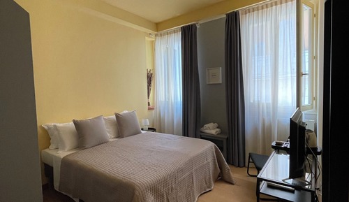 Classic Double or Twin Room (15)