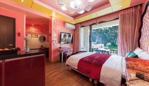 Room (Romance (1st floor))