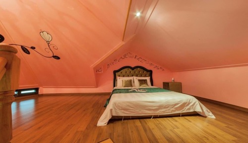 Room (Jutemme (multiple / third floor))