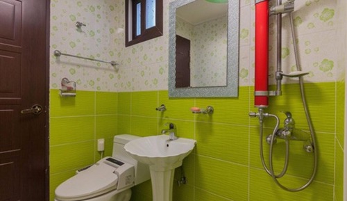 Room (Rose (multiple / third floor))