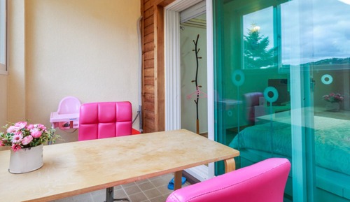 Room (Cherry Pink (Whirlpool Spa))