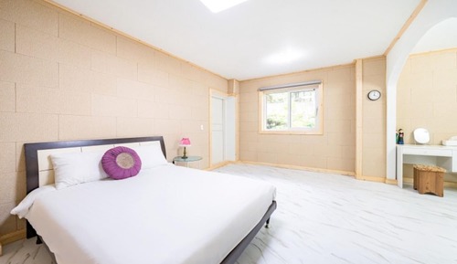 Room (Lavender (Pets Friendly))