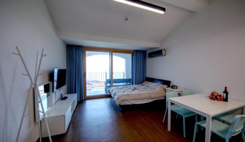 Room (Nadong / Rosemary)