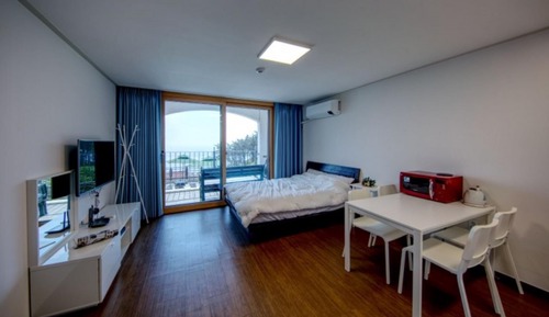 Room (Gadong / lavender)