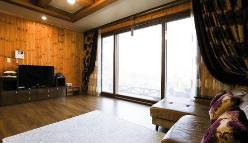 Room (Under the moon (Unshared House))