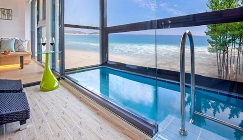 Room (POOLVILLA 201)