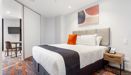 Apartment, 1 Bedroom, Kitchenette (Non-Motorway Facing)