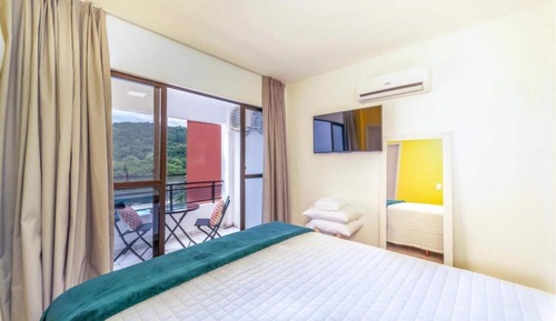Premium Twin Room, 1 Queen Bed, River View