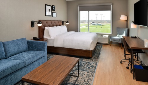 Suite, 1 King Bed with Sofa bed, Non Smoking (Hearing Accessible)