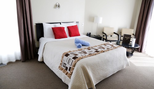 Standard Room, 1 Queen Bed