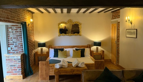 Signature Suite, 1 King Bed with Sofa bed