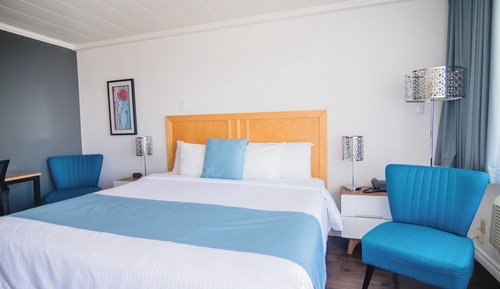 Comfort Room, 1 King Bed (Pavillon Acadie)