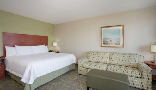 One King Bed, with Balcony (riverview)