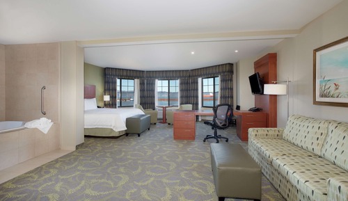 Deluxe Studio Suite, 1 King Bed