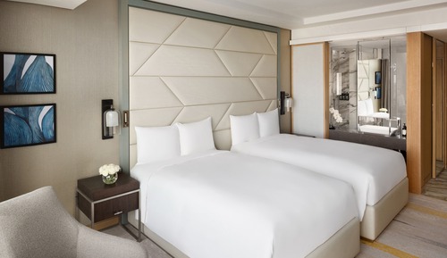 Club Room, 2 Queen Beds, Smoking (Club Floor)