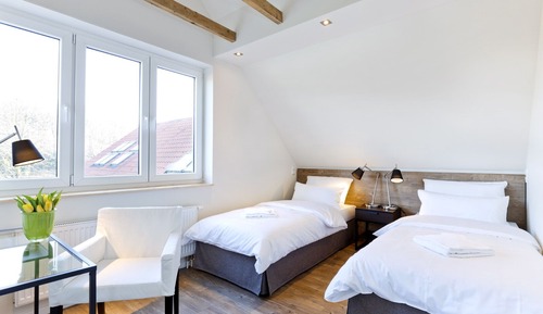 House, 5 Bedrooms, Patio (Remise)