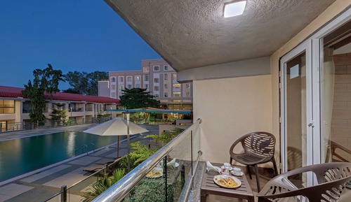 Winter Green Premium Pool View Room
