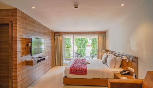 Winter Green Premium Garden View Room