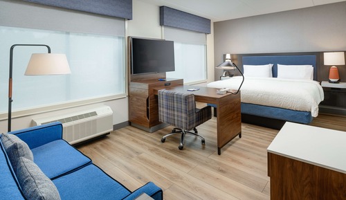 Studio, 1 King Bed, Refrigerator & Microwave