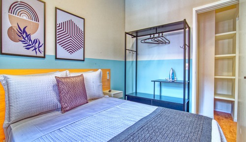 Deluxe Studio (381437)