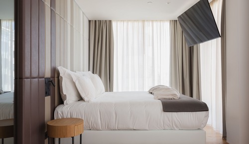 Deluxe Double Room Single Use, City View