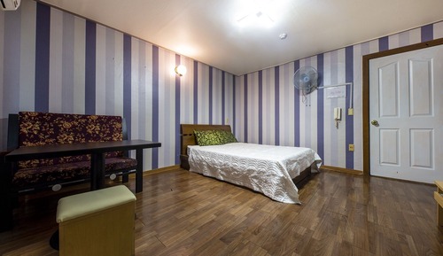 Room (Bed (Pets Friendly))