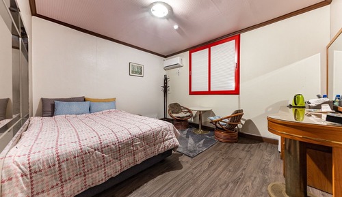 Room (Standard Room)