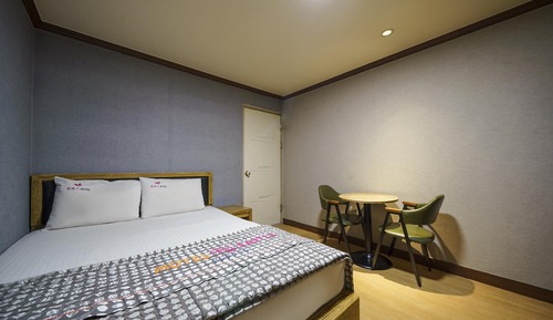 Room (Standard room (Netflix & Wave viewing)