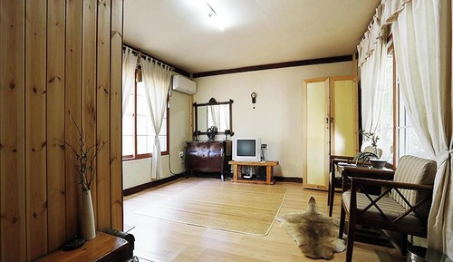 Room (Leawapol (Unshared House))