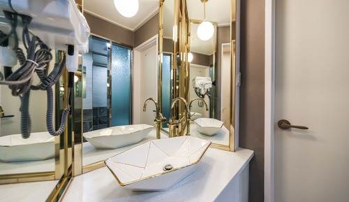 Room (Suite room (1 vehicle per room))